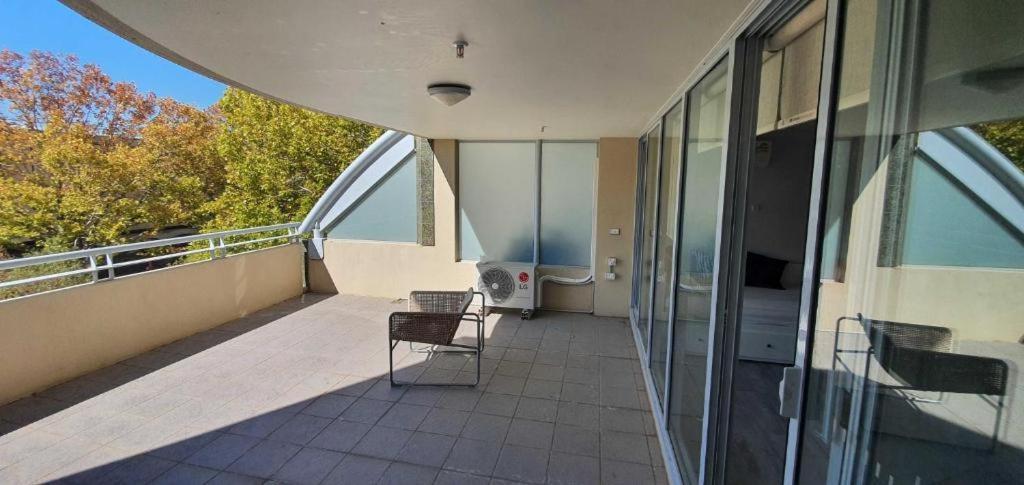 Dana-Cozy Private Room In Shared Central Apt-Rm 2 Canberra Exterior photo